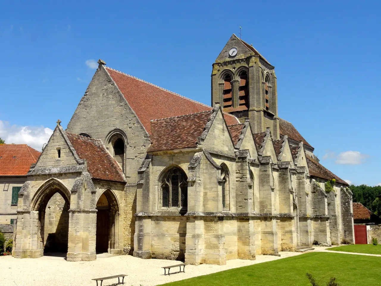 Ully-Saint-Georges (60), église Saint-Georges, vue depuis le sud 3