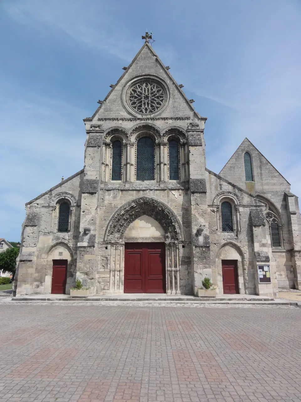 Église Notre-Dame de Vailly-sur-Aisne 02