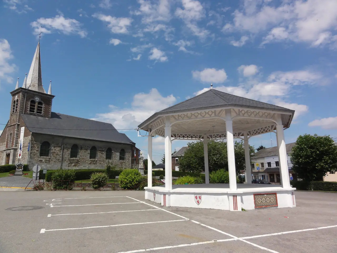 File:Villers-Sire-Nicole (Nord, Fr) kiosque à musique.JPG