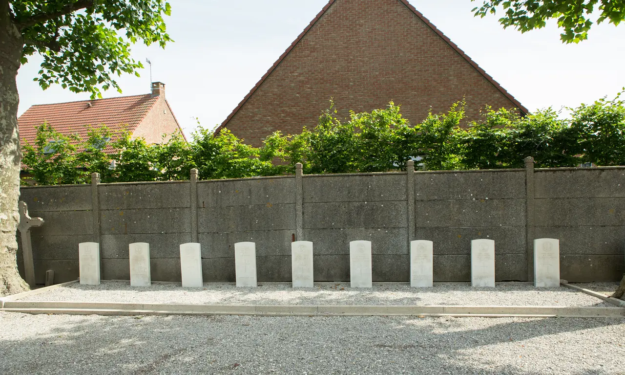 Wervicq (Sud) Communal Cemetery-13