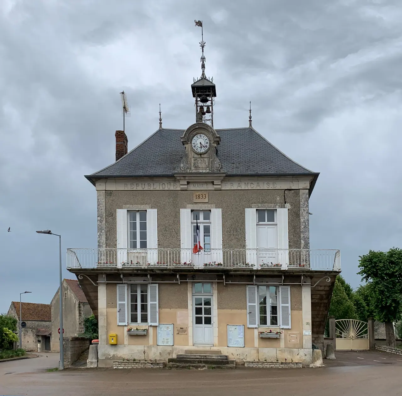 Mairie de Lichères-près-Aigremont (Yonne, France), juin 2020