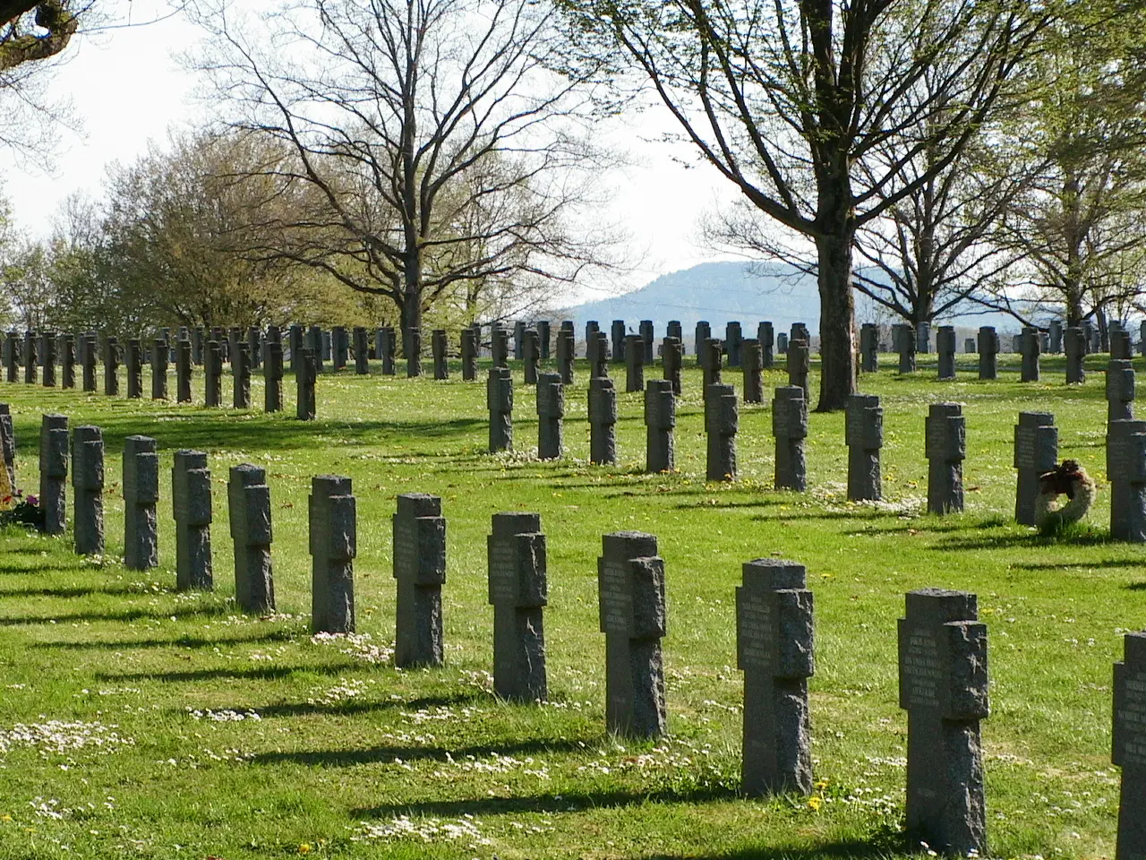 File:FR-54-Andilly cimetière allemand 1.JPG