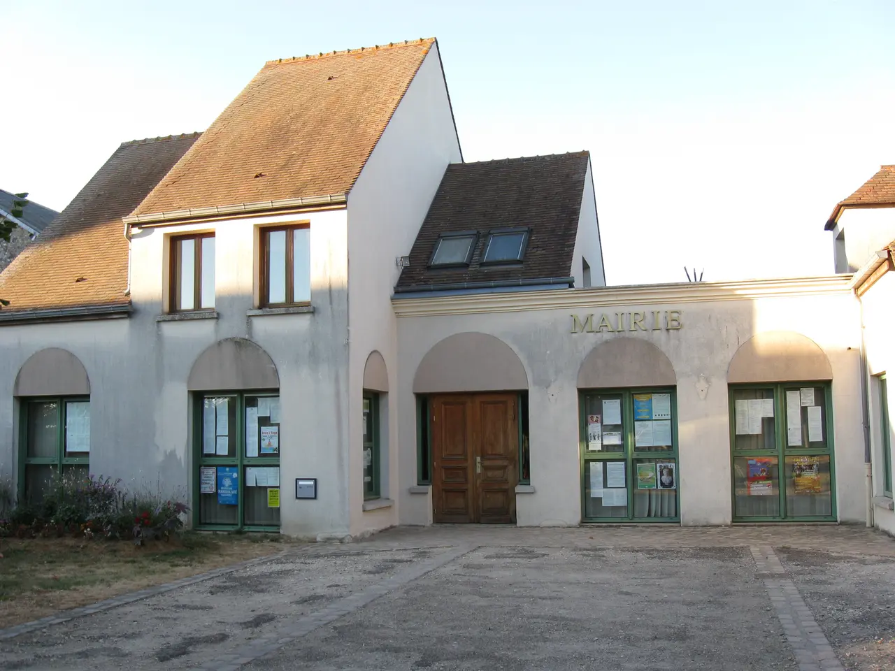 Villeneuve-sur-Auvers mairie