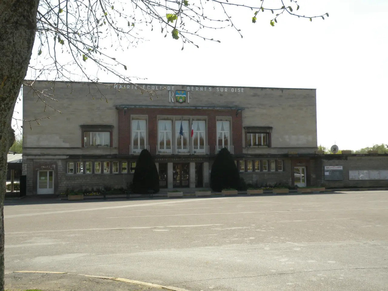 Mairie berne sur oise