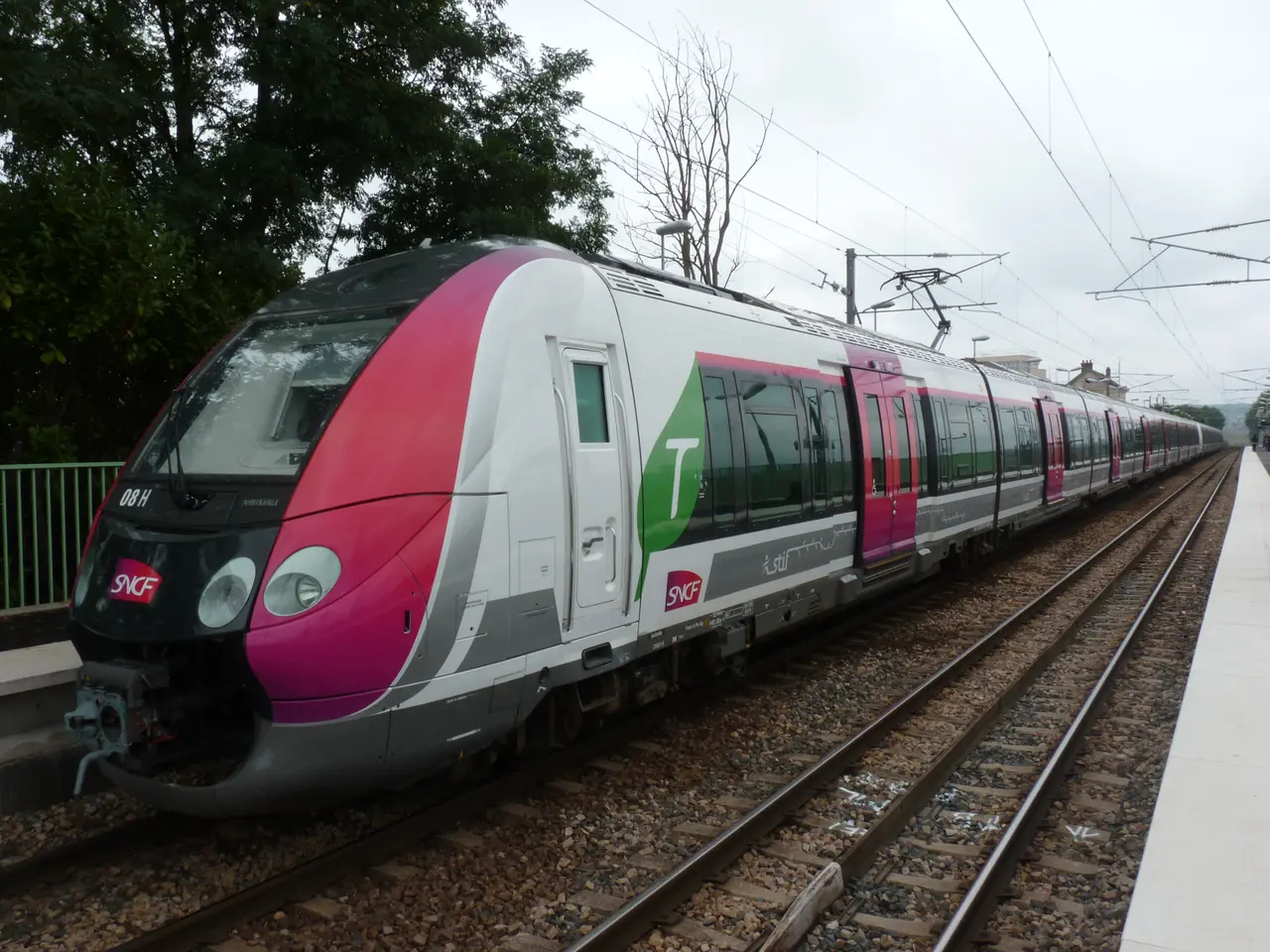 File:SNCF Z 50015-16 à Bouffémont Moisselles.JPG