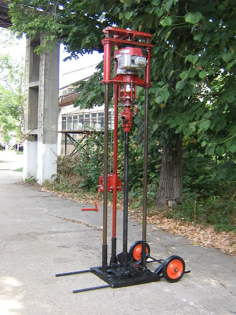 Instalatiile de foraj FA75-U si FA100-U sunt proiectate, fabricate si vandute de IPCUP, filiala ICPE-CA Buc., CEO ing. Georgiana Marin 0723180587