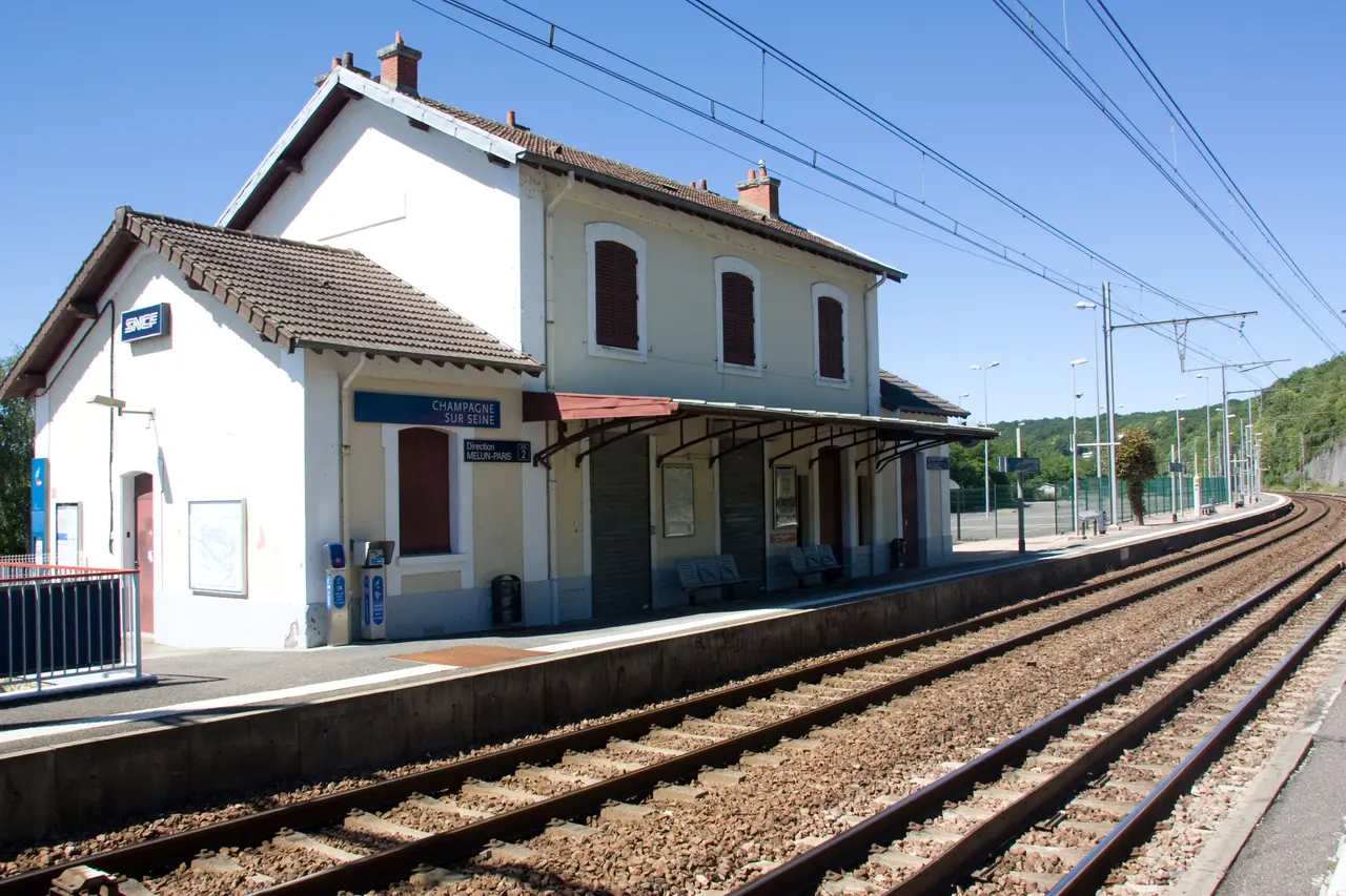 Gare-de Champagne-sur-Seine IMG 8281