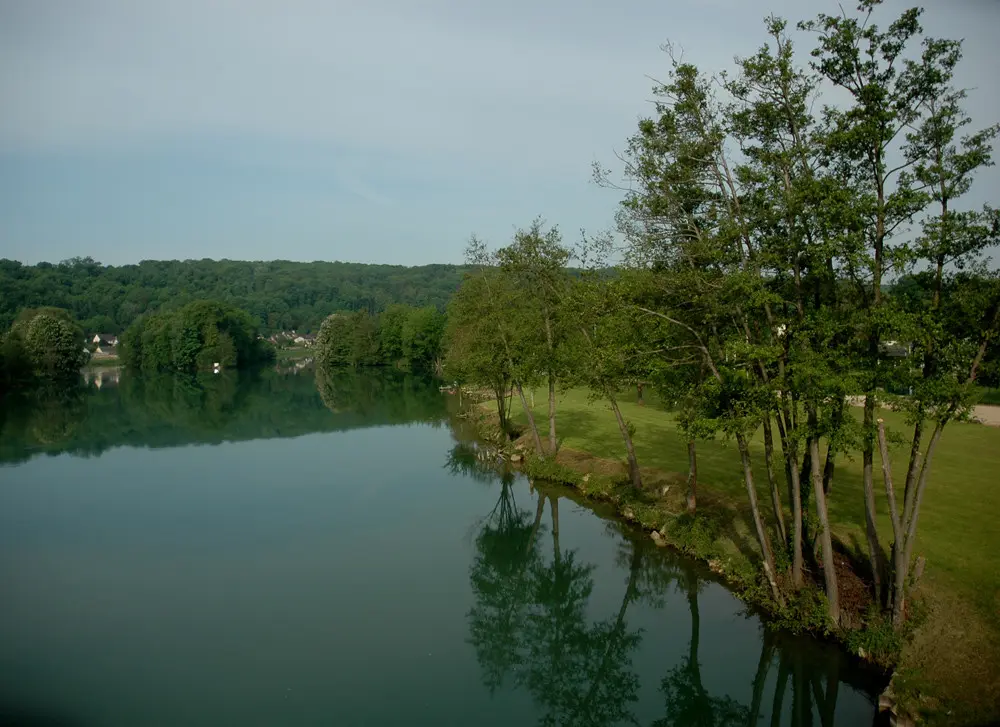 La Marne, GR11 -- D53 A, Changis-sur-Marne (77) Seine-et-Marne, Île-de-France // 69.4 - 2 //
