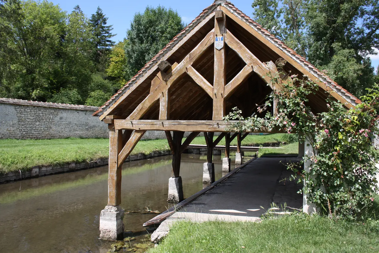 Château-Landon lavoir 767
