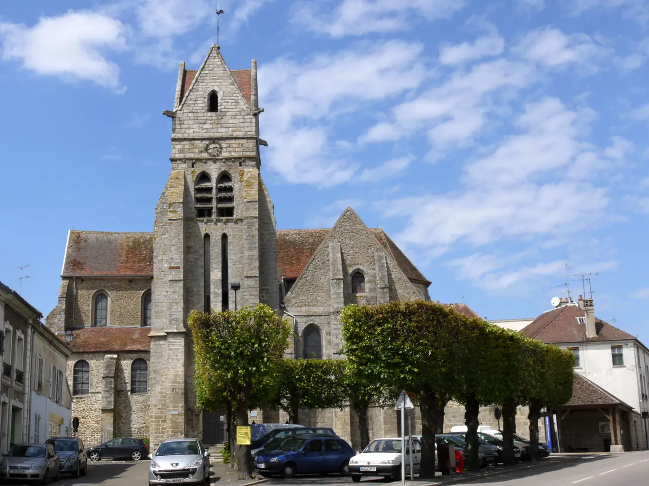 File:Church of Chaumes en Brie P1090057.JPG