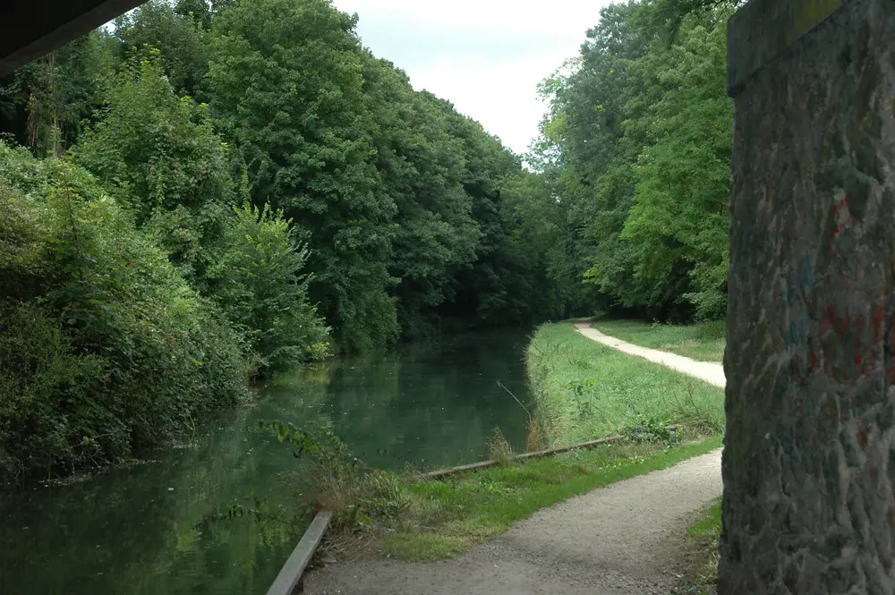 Canal de l'Ourcq - Avenue Henri Magisson, Crégy-LÈS-Meaux (77) Seine et Marne - Île de France // 91.4 - 9 //