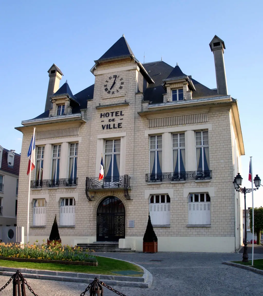 Deuil-la-Barre - Hotel de Ville 01