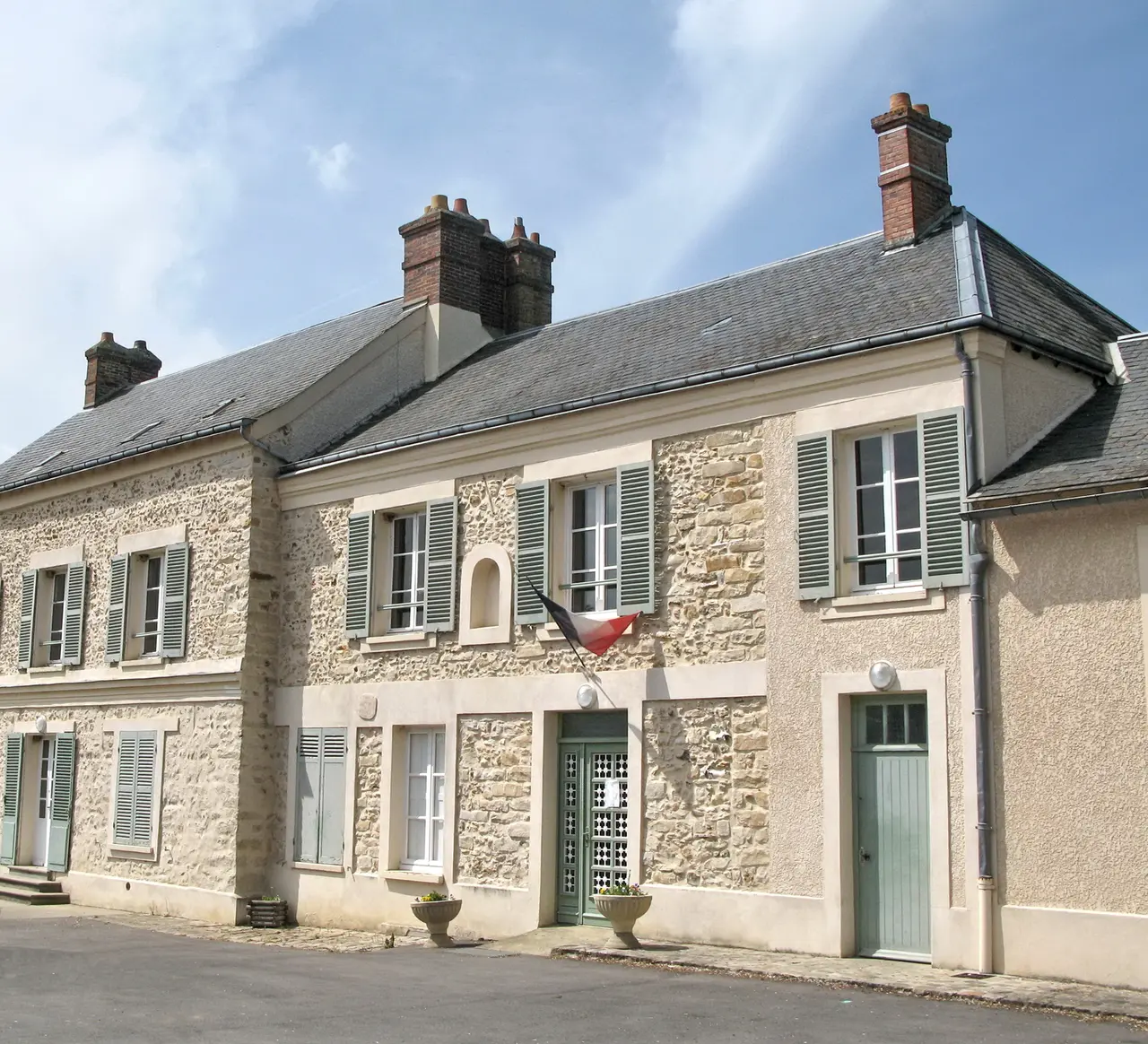 Saint-Cyr sous Dourdan (Essonne) mairie 1080a