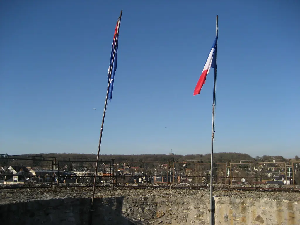 flags of dourdan and france