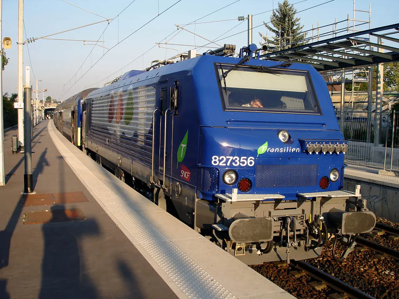 File:Gare d Ermont - Eaubonne - BB 27300.jpg