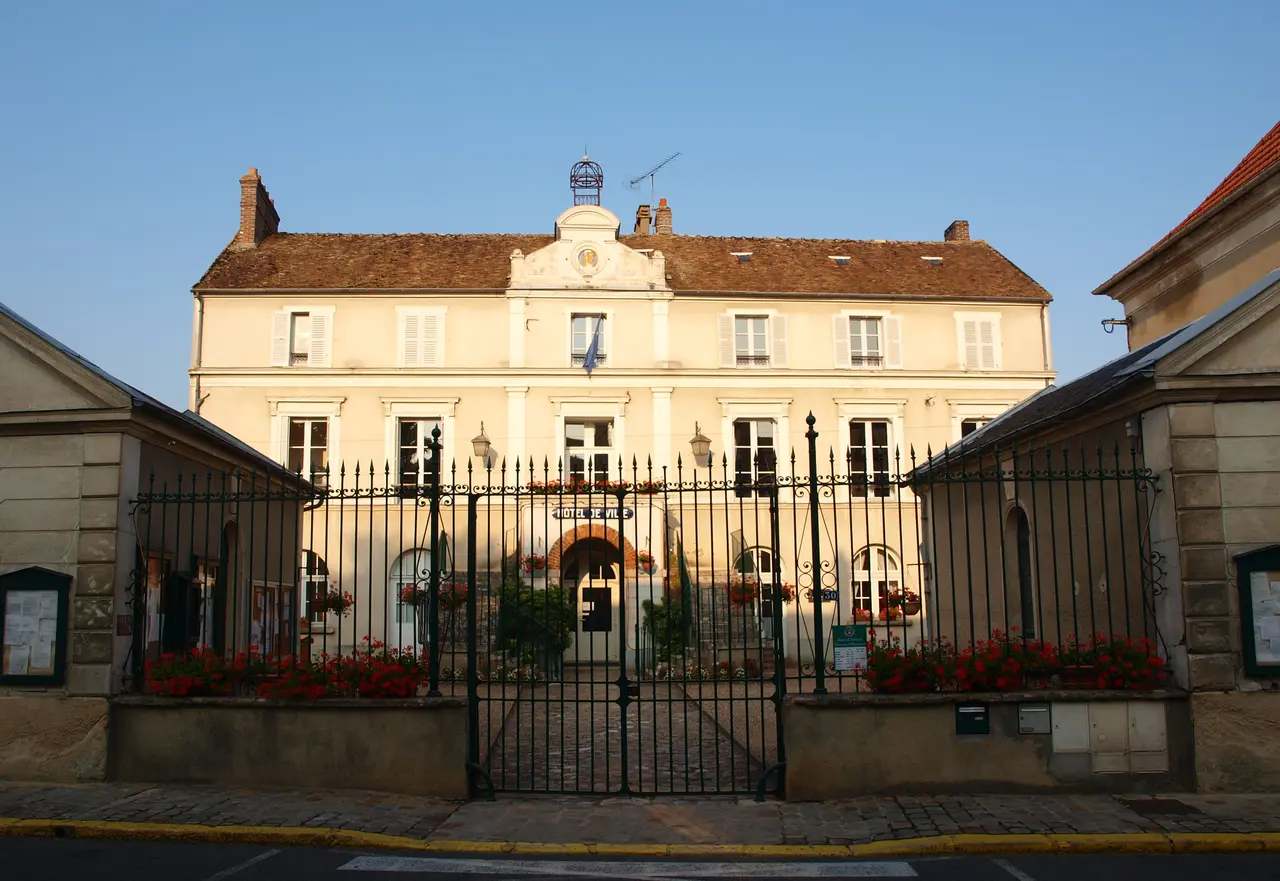 Égreville-FR-77-mairie-08