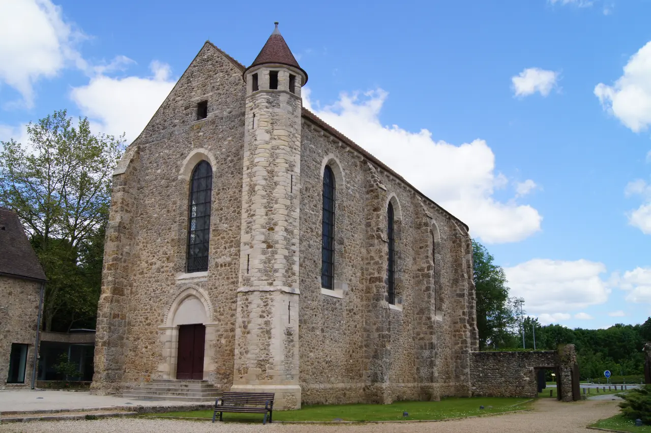 File:Chapelle de la Commanderie de la Villedieu à Élancourt - 2013.JPG