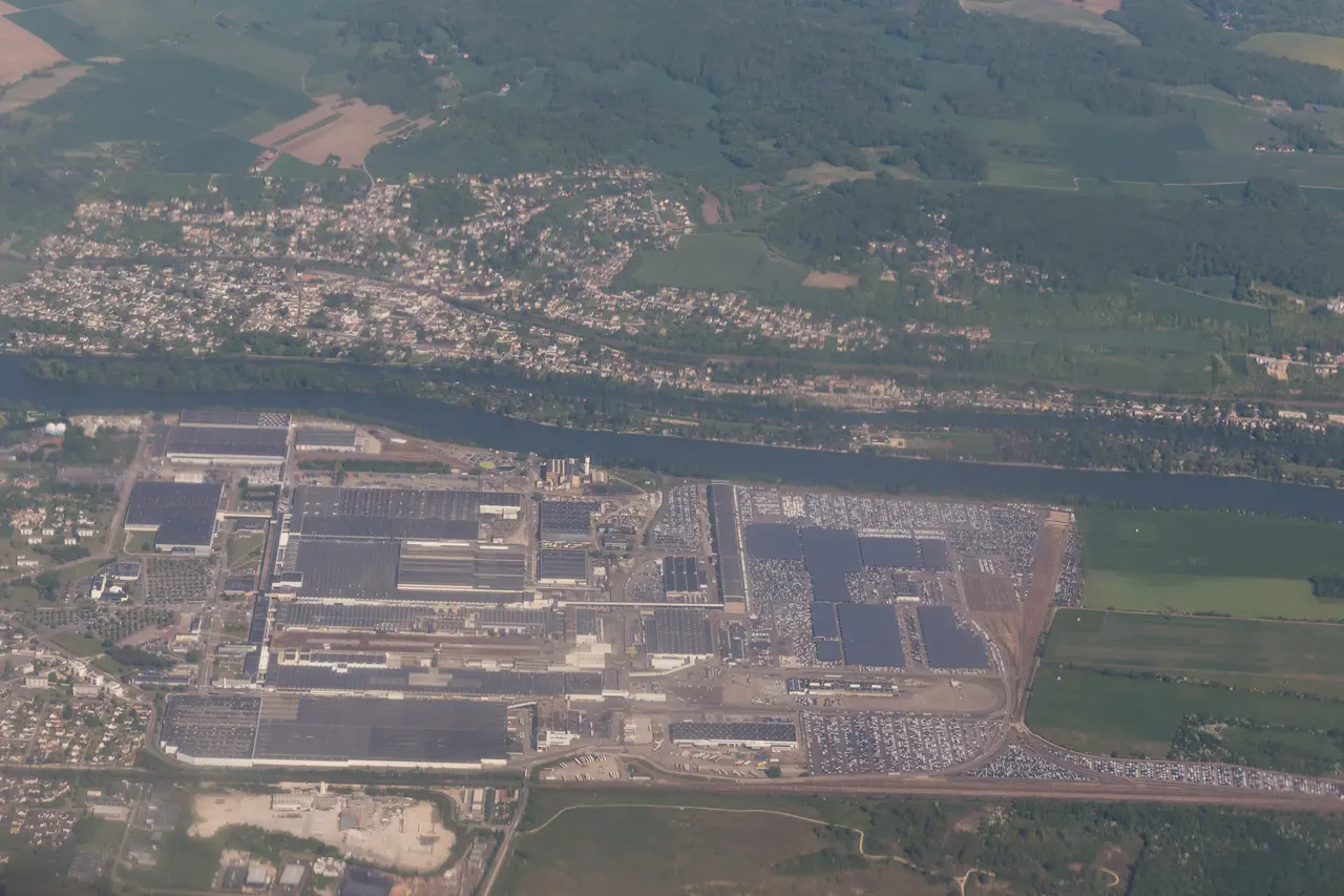 Flins-sur-Seine - usine Renault vue aérienne 20180504