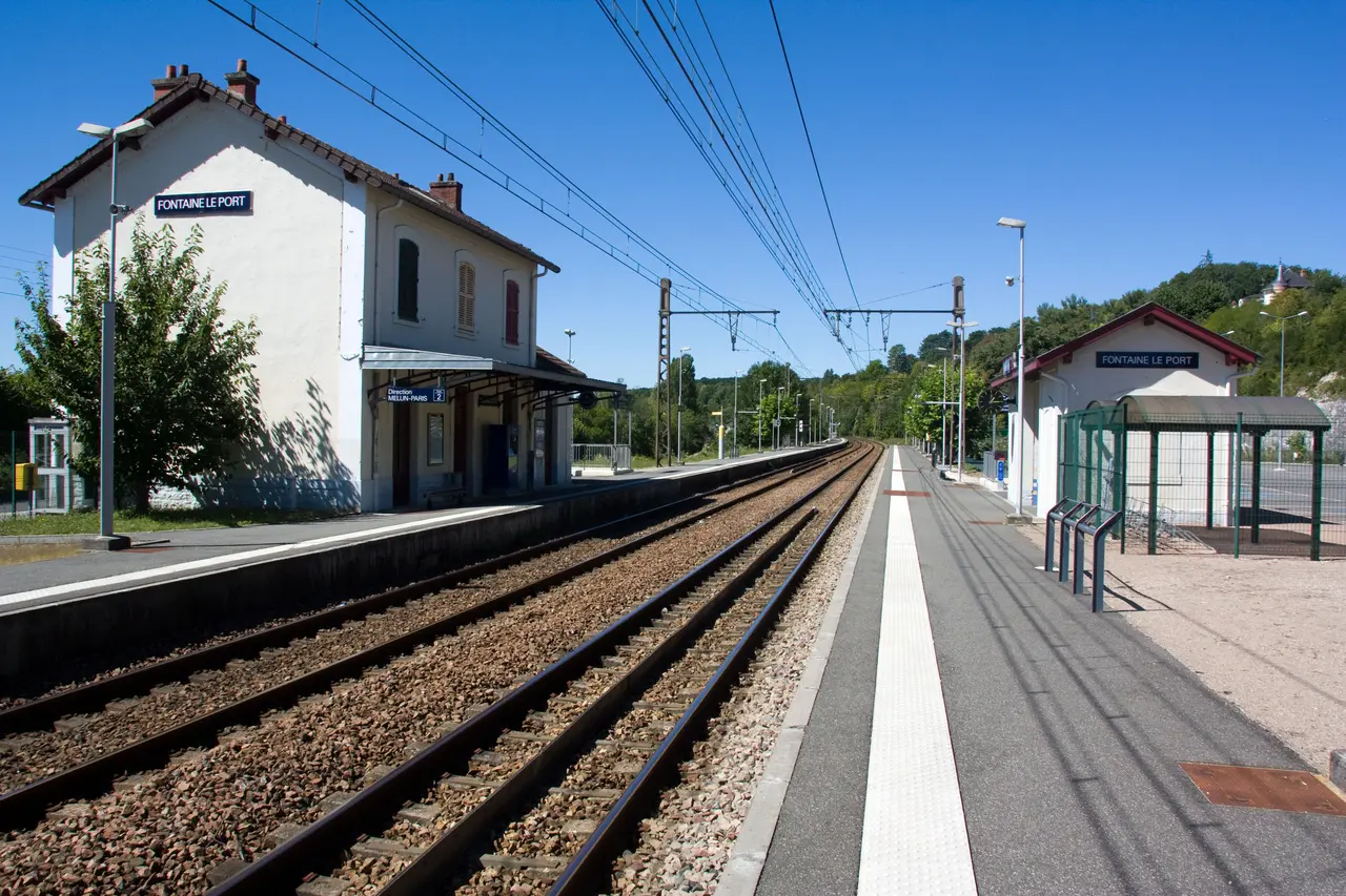 File:Gare-de Fontaine-le-Port IMG 8227.jpg