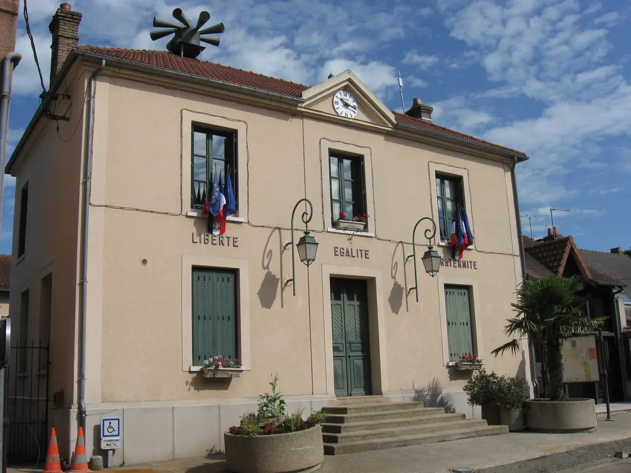 Freneuse mairie