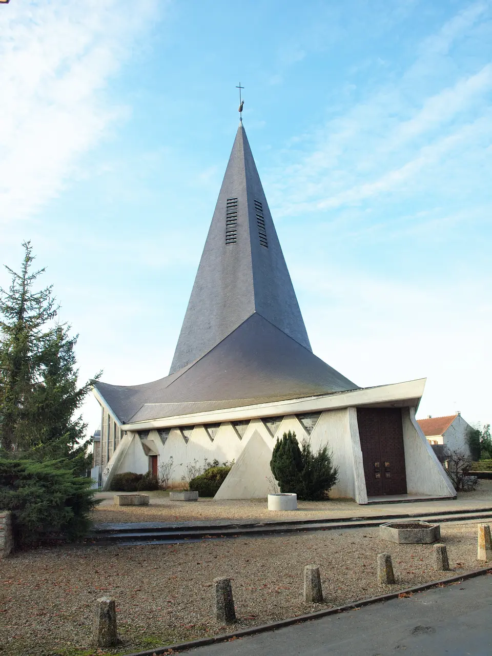 Grisy-Suisnes-FR-77-église N-D des Roses-03