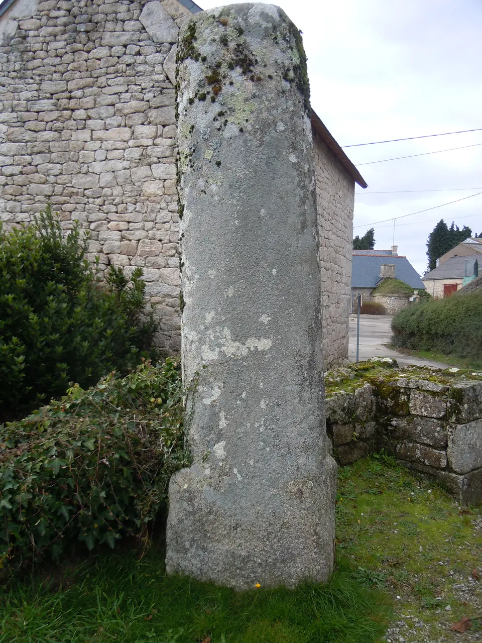Grande Borne Miliaire Locmeltro Guern