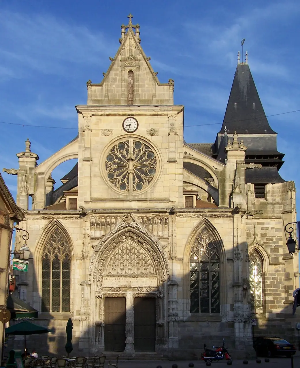 Houdan Église2 cropped