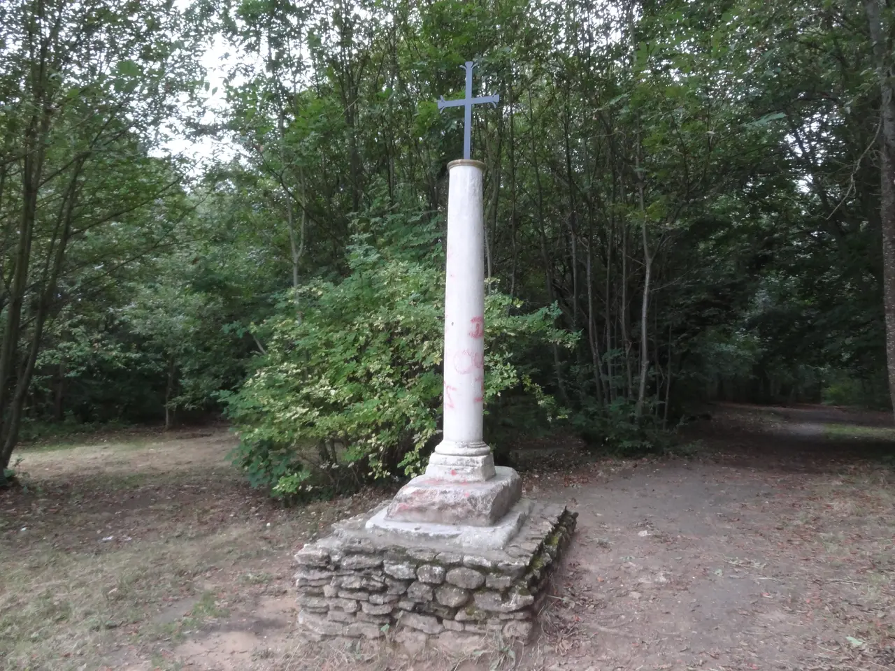 Croix Saint-Michel de L'Étang-la-Ville
