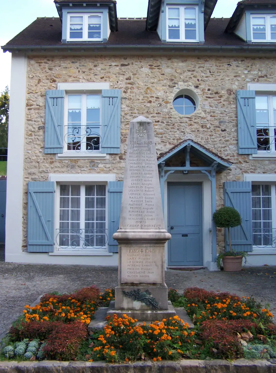 L'Étang-la-Ville Monument aux morts