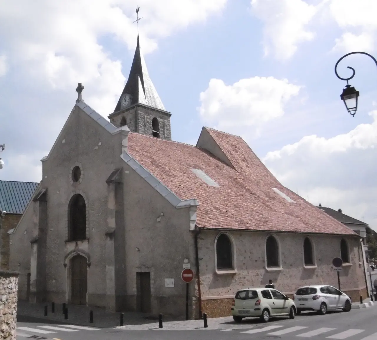 La Ville du Bois église Saint-Fiacre façade