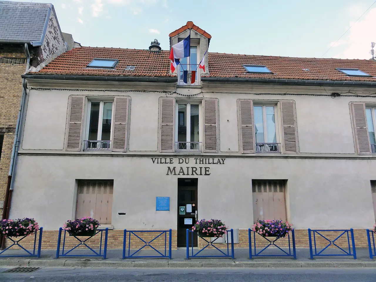 Le Thillay - Mairie 01