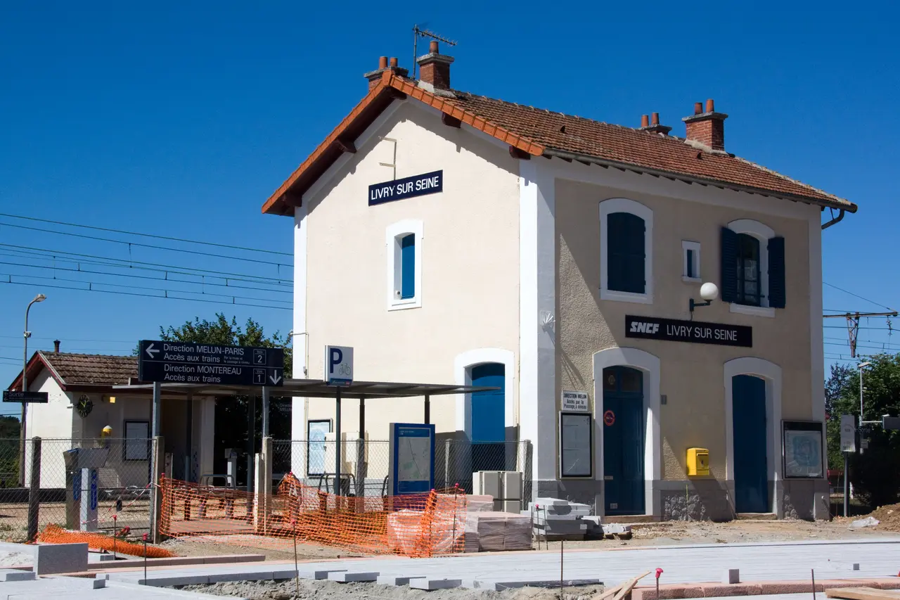 File:Gare-de-Livry-sur-Seine IMG 8193.jpg