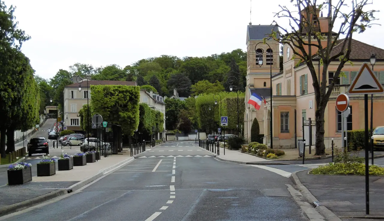 Marnes-la-Coquette église Mairie et rue de la Porte Blanche
