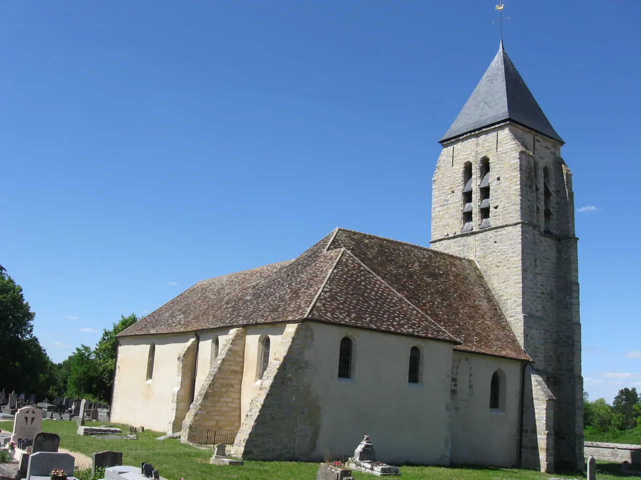 Montcourt-Fromonville église