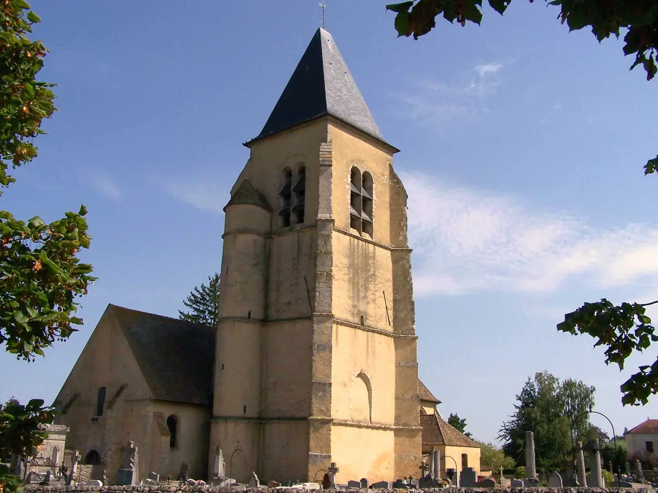 Orgerus Église1