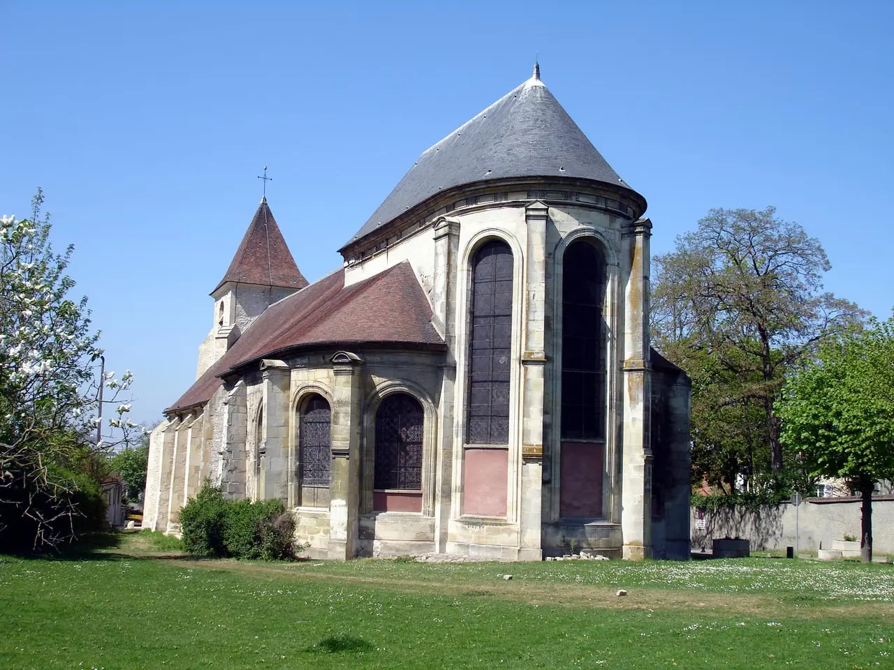 Roissy-en-France - Chevet de l eglise