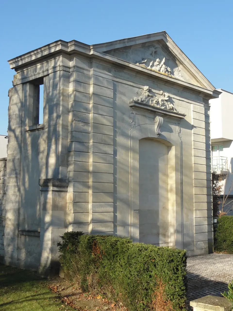 Roissy-en-France (95), château des Caramans 4