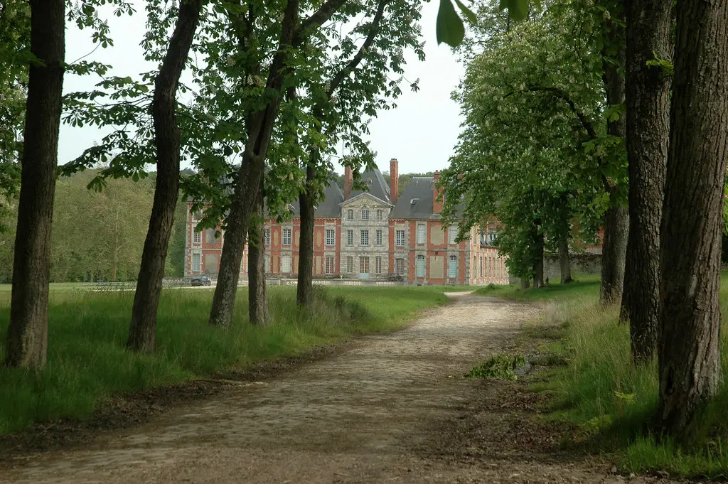 Le château de Baville est un château français de style Louis XIII. L'ensemble est caractéristique de la première moitié du XVIIe siècle --- GR111, Lieu-dit Maison Neuve, Saint-Maurice-Montcouronne (91) Essonne, Île-de-France // 67.10 - 23 //