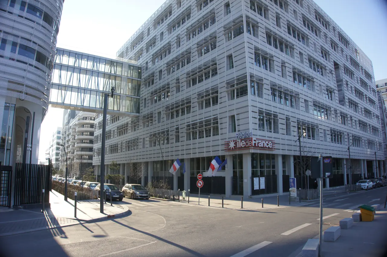 Conseil Régional d'Île-de-France, à Saint-Ouen-sur-Seine 2