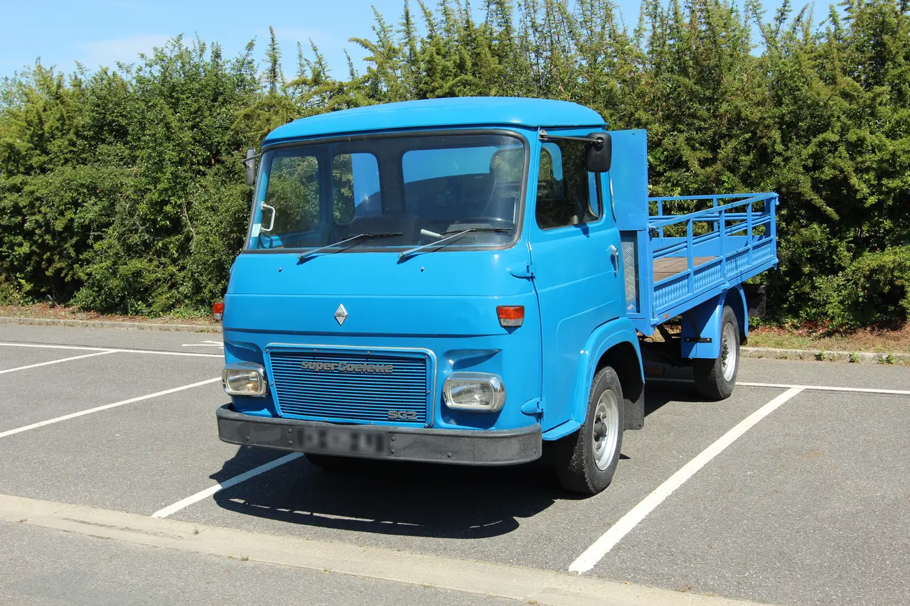 Renault Super Goélette SG2 à Saint-Rémy-l'Honoré le 7 juillet 2017 - 2