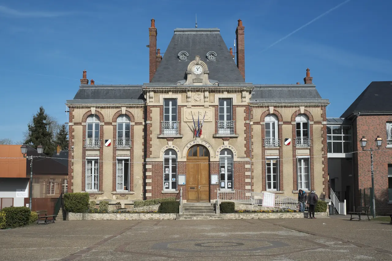 Septeuil (78) Mairie 407