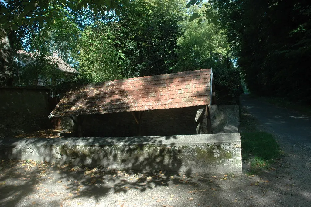 Lavoir - Chemin des Petits Biheux, Septeuil (78) Yvelines - Ile de France // 97.10 - 40 //
