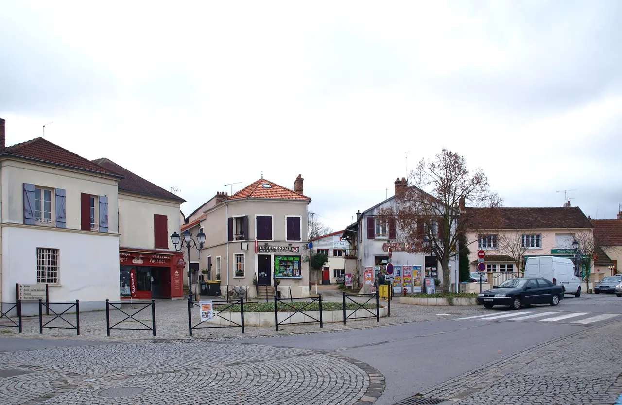 Servon-77-place-01