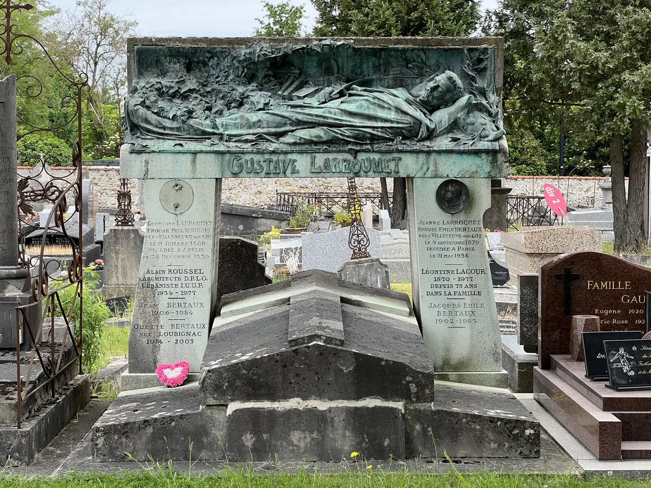 Tombe Gustave Larroumet Cimetière - Villecresnes (FR94) - 2022-05-22 - 1