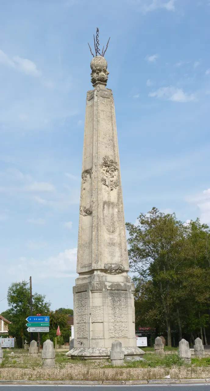 Villeneuve-le-Comte - Obélisque (1)