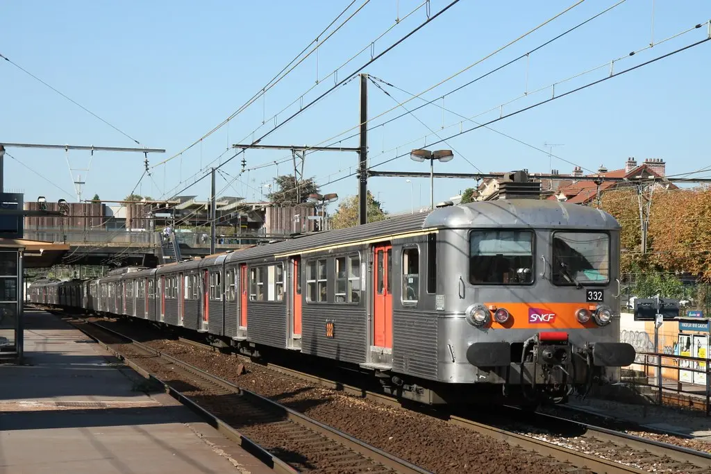 Z5332 at Viroflay Rive Gauche, 29.9.2011