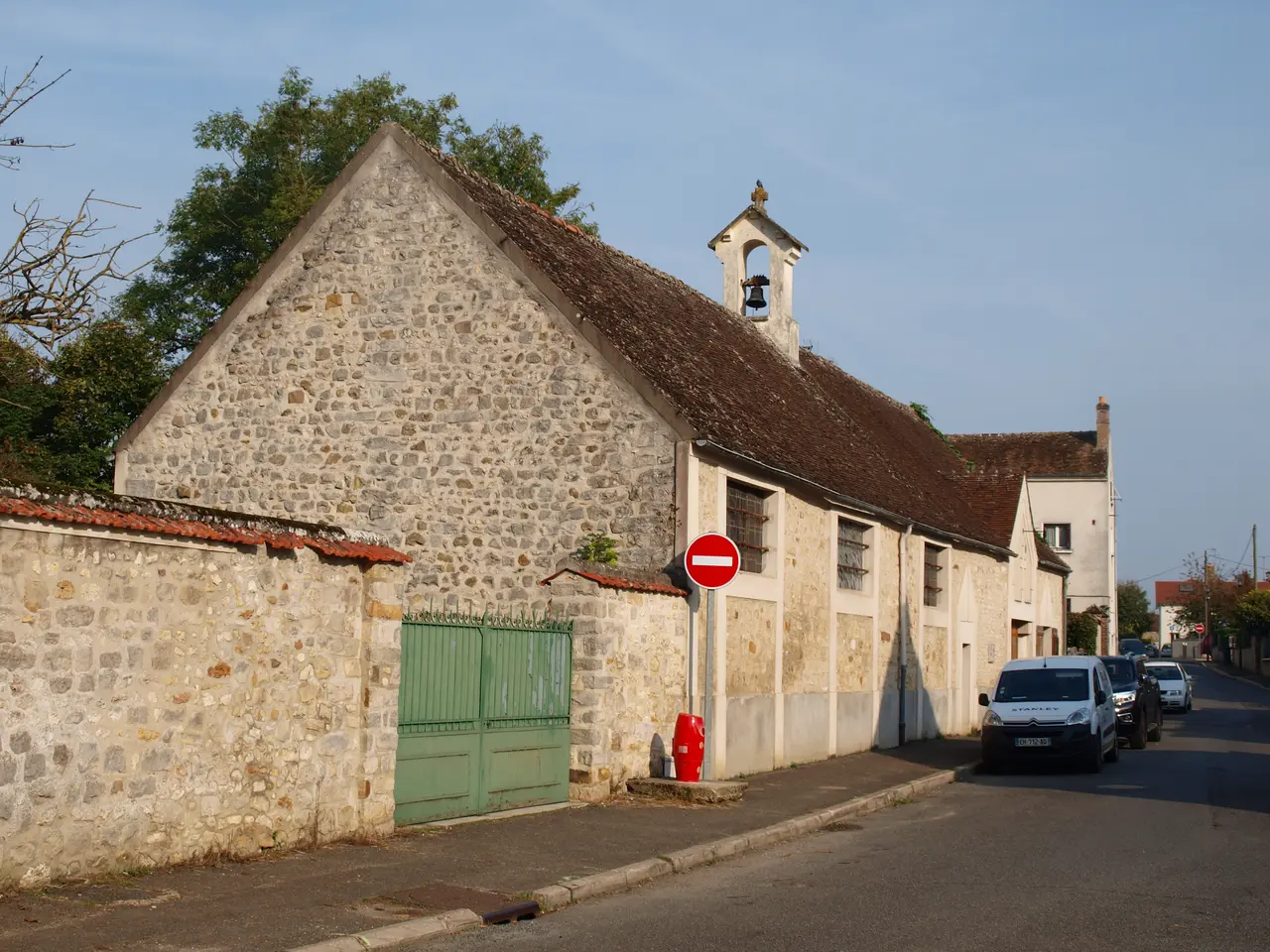 Voisenon-FR-77-chapelle-01