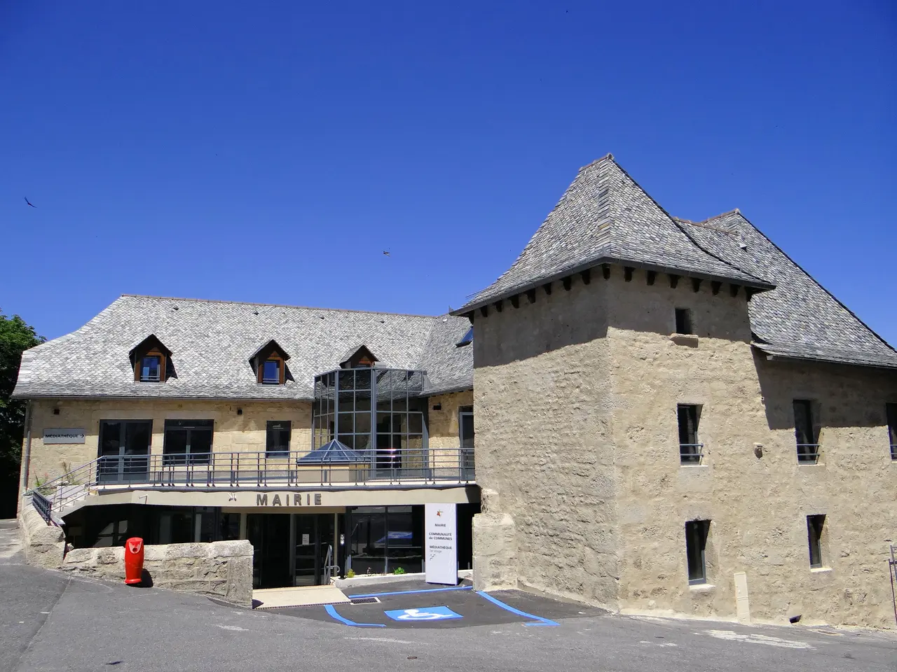 Sainte-Geneviève-sur-Argence - Mairie