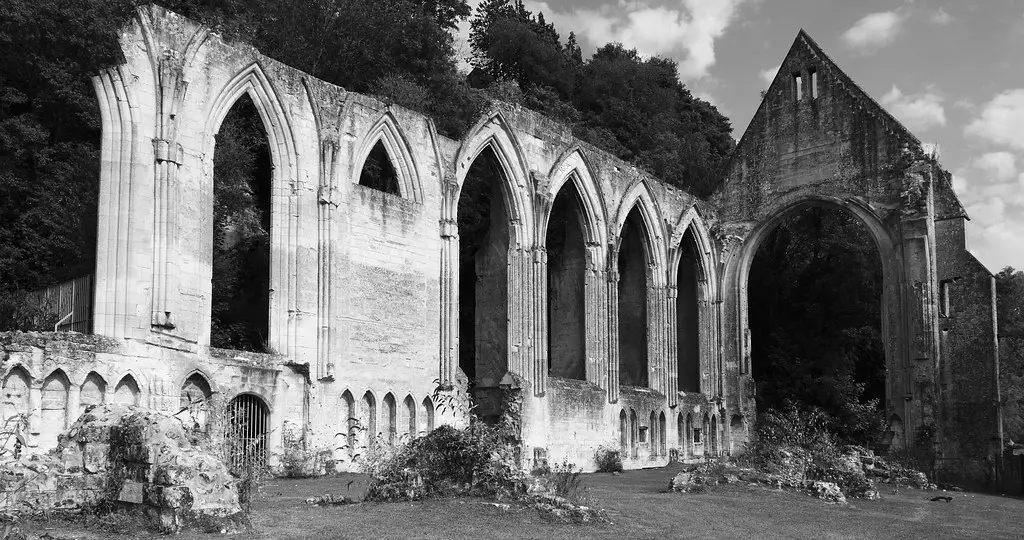 Church of the priory of Beaumont-le-Roger