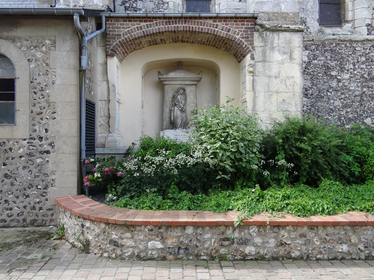 Bréauté, Église Saint-Georges, Alcôve funéraire 2